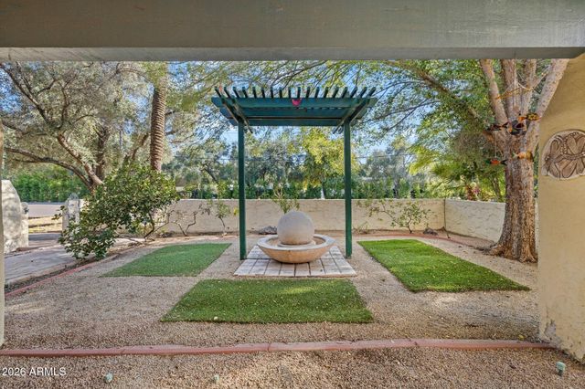 14 E ORANGEWOOD Avenue, Phoenix, AZ 85020