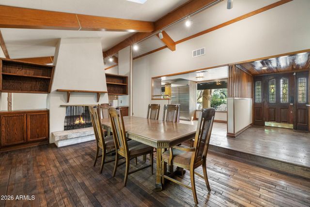 14 E ORANGEWOOD Avenue, Phoenix, AZ 85020