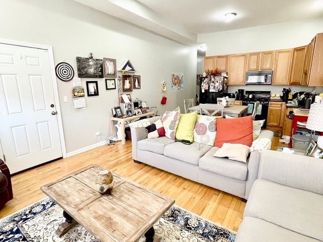 2438 N Laramie Avenue, Chicago, IL 60639