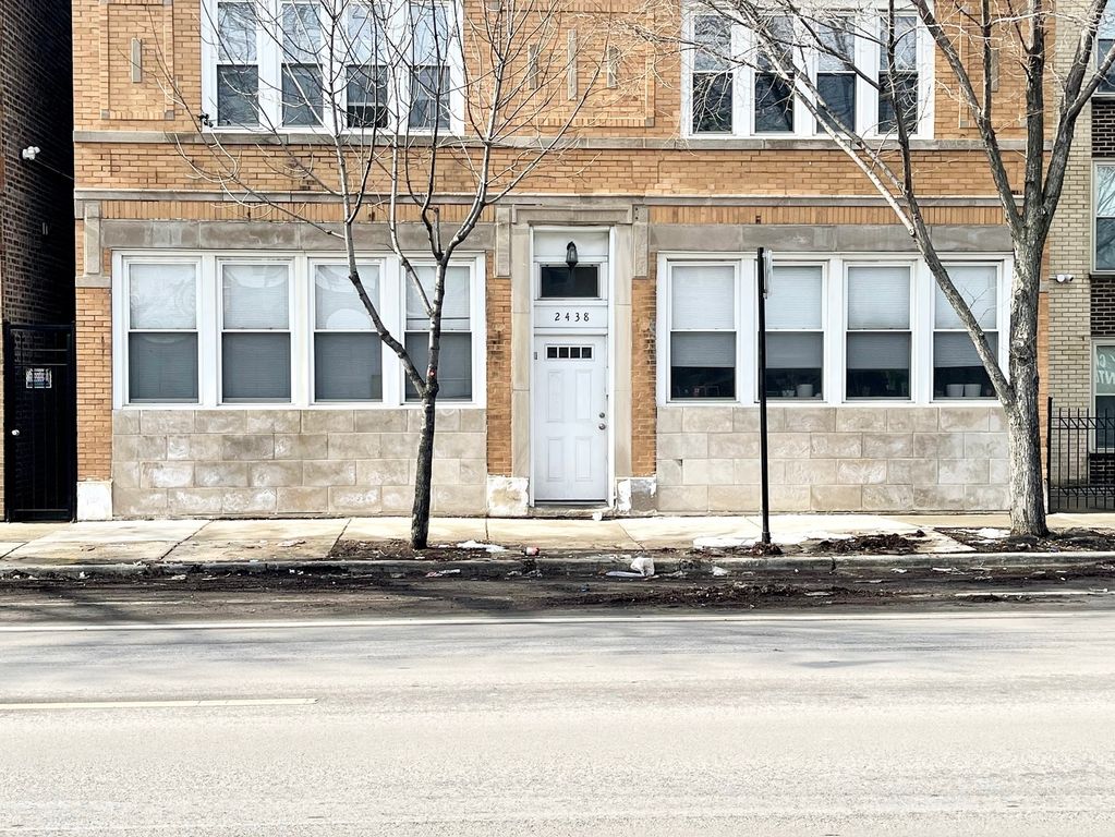 2438 N Laramie Avenue, Chicago, IL 60639