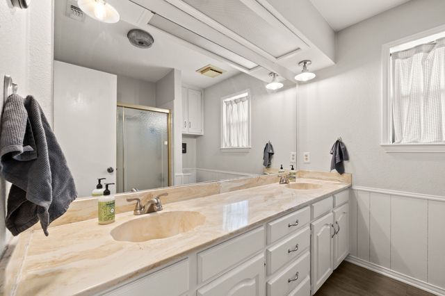 1128 Wingate Drive, Bedford, TX 76021