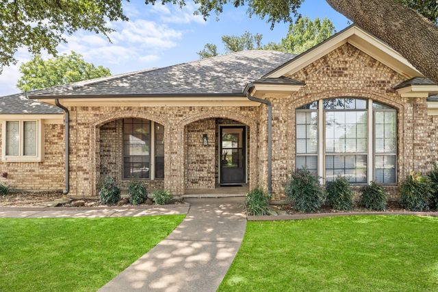 1128 Wingate Drive, Bedford, TX 76021