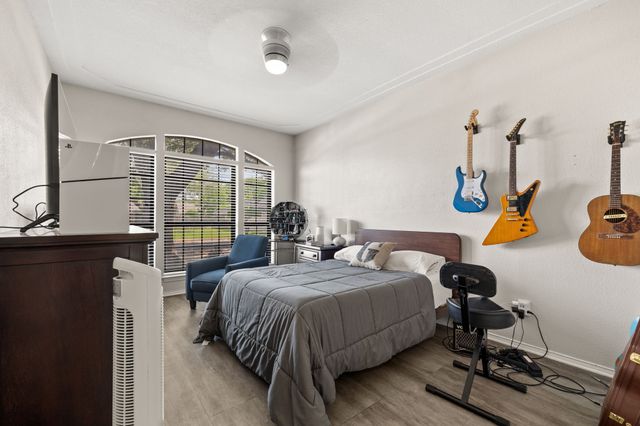 1128 Wingate Drive, Bedford, TX 76021