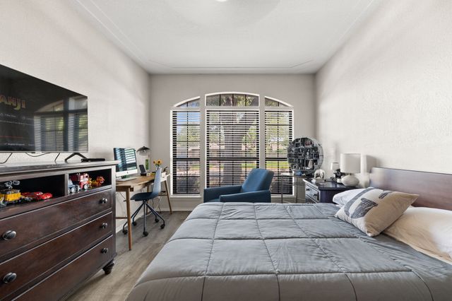 1128 Wingate Drive, Bedford, TX 76021