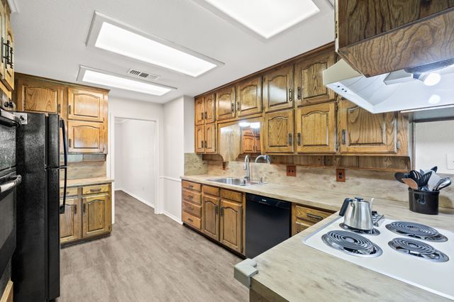 1128 Wingate Drive, Bedford, TX 76021