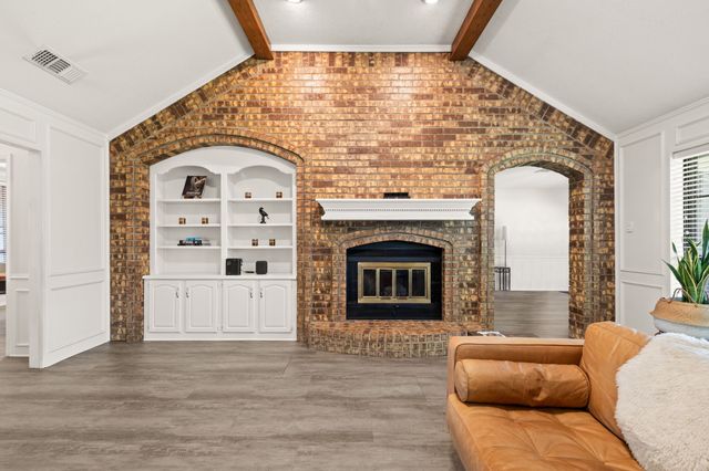 1128 Wingate Drive, Bedford, TX 76021