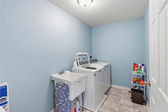 2574 Leonardo Way, Middletown, OH 45005