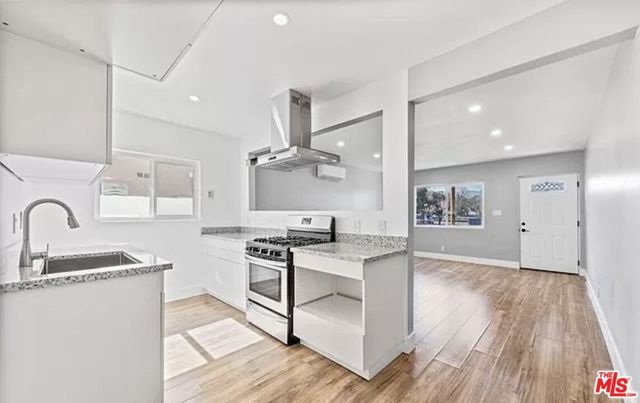 24242 Pine Street, Newhall (santa Clarita), CA 91321