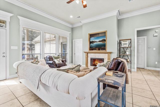 11135 Peaks Ave, Walker, LA 70785