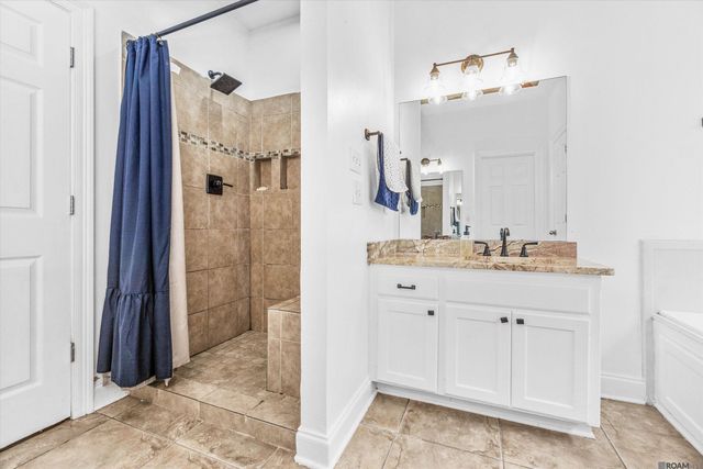 11135 Peaks Ave, Walker, LA 70785