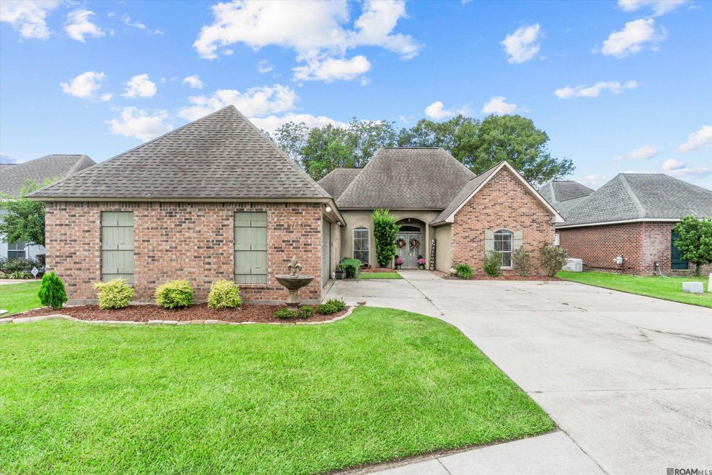 11135 Peaks Ave, Walker, LA 70785