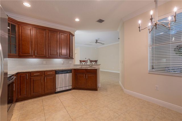 7685 Fieldstone Ranch Square, Vero Beach, FL 32967
