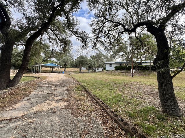 333 Tamarack, Canyon Lake, TX 78133