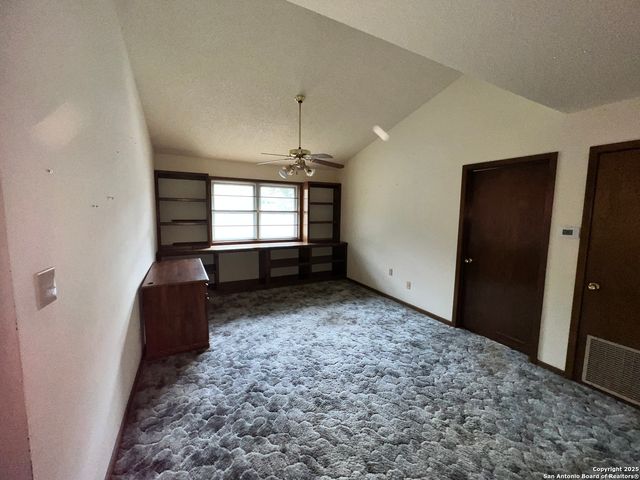 333 Tamarack, Canyon Lake, TX 78133