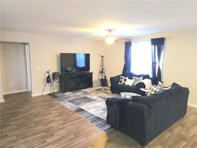 158 Savannah Way, Milner, GA 30257