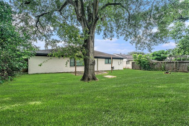 12215 Hillcroft Street, Houston, TX 77035