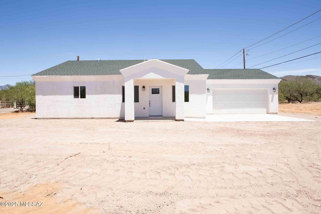 1821 Circulo Mexicali, Rio Rico, AZ 85648