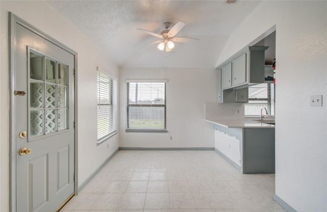 2538 Knights Circle, Stafford, TX 77477