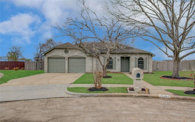 2538 Knights Circle, Stafford, TX 77477