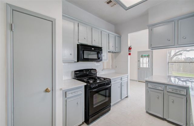 2538 Knights Circle, Stafford, TX 77477