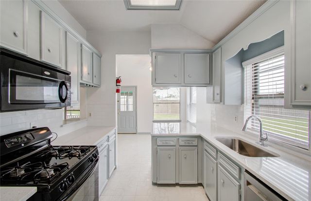 2538 Knights Circle, Stafford, TX 77477