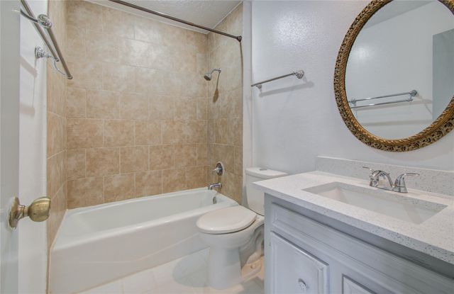 2538 Knights Circle, Stafford, TX 77477