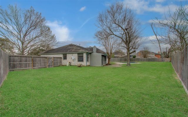 2538 Knights Circle, Stafford, TX 77477