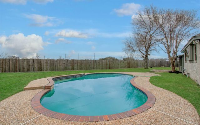 2538 Knights Circle, Stafford, TX 77477