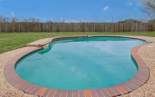 2538 Knights Circle, Stafford, TX 77477