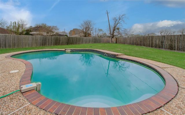 2538 Knights Circle, Stafford, TX 77477