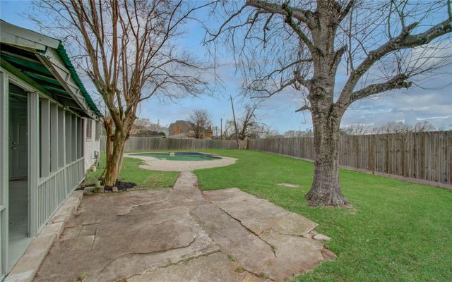 2538 Knights Circle, Stafford, TX 77477