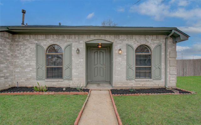 2538 Knights Circle, Stafford, TX 77477