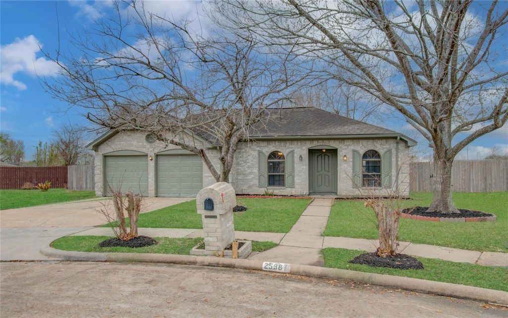 2538 Knights Circle, Stafford, TX 77477