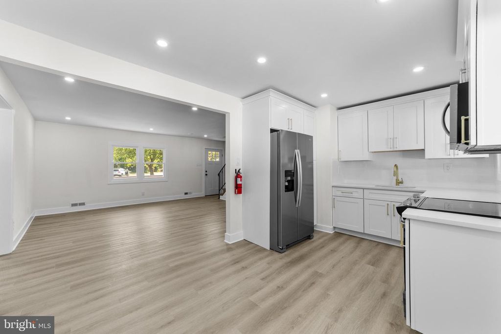 100 COLWICK DR, Somers Point, NJ 08244