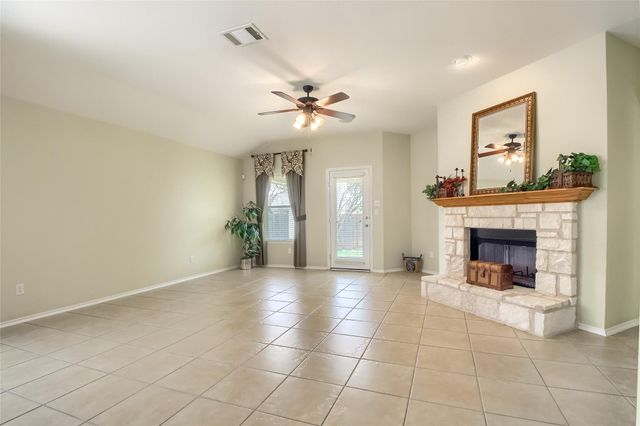 18720 Royal Pointe DR, Pflugerville, TX 78660