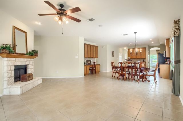 18720 Royal Pointe DR, Pflugerville, TX 78660