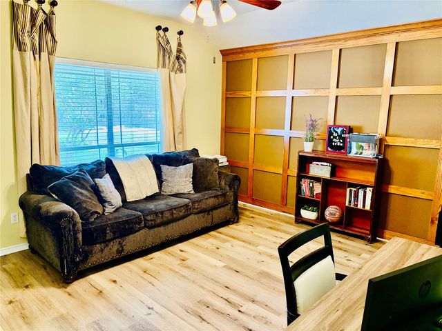 18720 Royal Pointe DR, Pflugerville, TX 78660