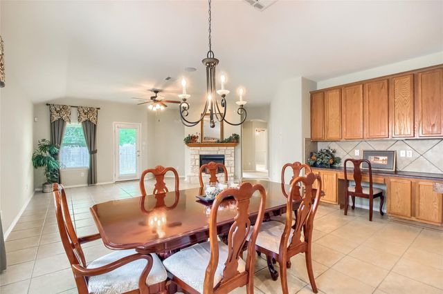 18720 Royal Pointe DR, Pflugerville, TX 78660