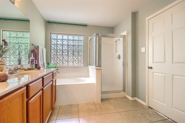 18720 Royal Pointe DR, Pflugerville, TX 78660