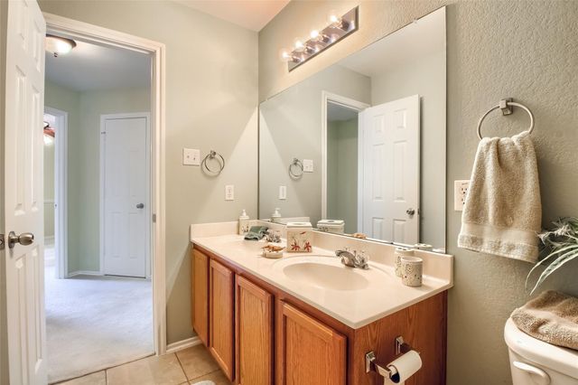 18720 Royal Pointe DR, Pflugerville, TX 78660