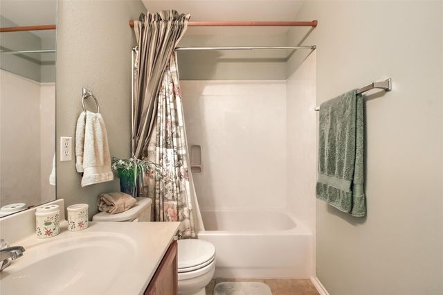 18720 Royal Pointe DR, Pflugerville, TX 78660