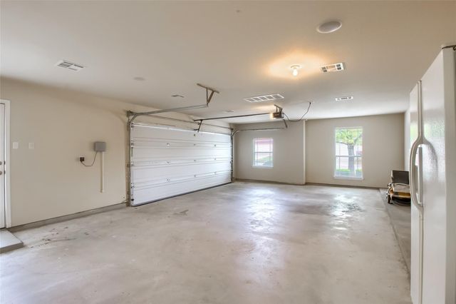 18720 Royal Pointe DR, Pflugerville, TX 78660