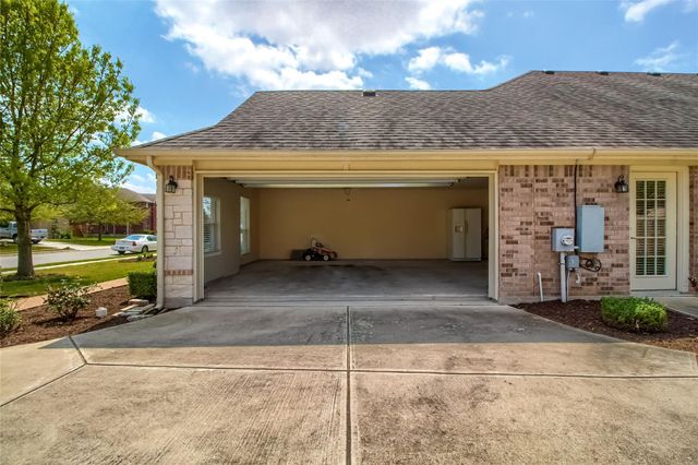18720 Royal Pointe DR, Pflugerville, TX 78660