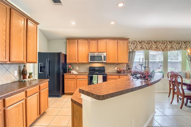 18720 Royal Pointe DR, Pflugerville, TX 78660