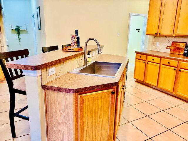 18720 Royal Pointe DR, Pflugerville, TX 78660