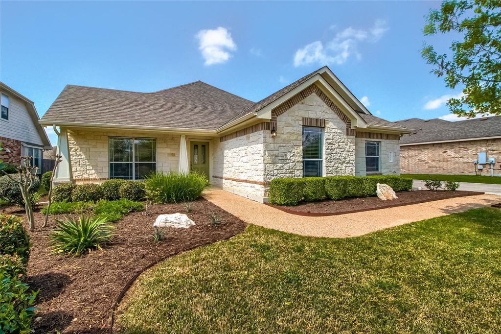 18720 Royal Pointe DR, Pflugerville, TX 78660