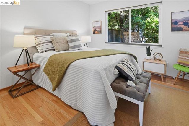 132 Rishell Dr, Oakland, CA 94619