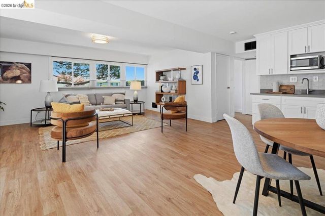 132 Rishell Dr, Oakland, CA 94619
