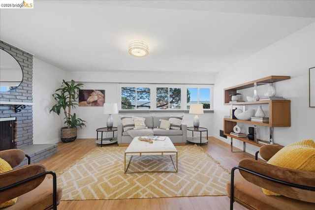 132 Rishell Dr, Oakland, CA 94619