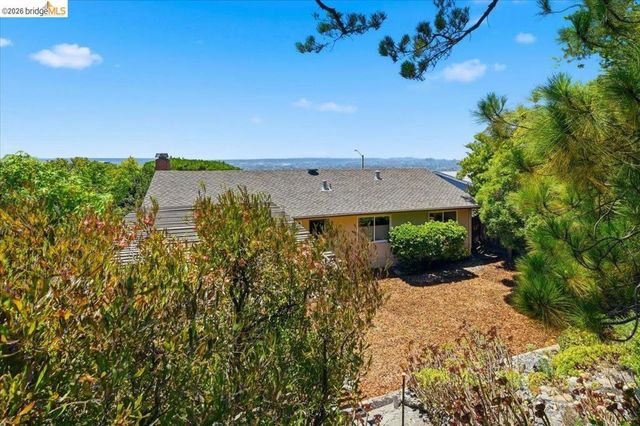 132 Rishell Dr, Oakland, CA 94619
